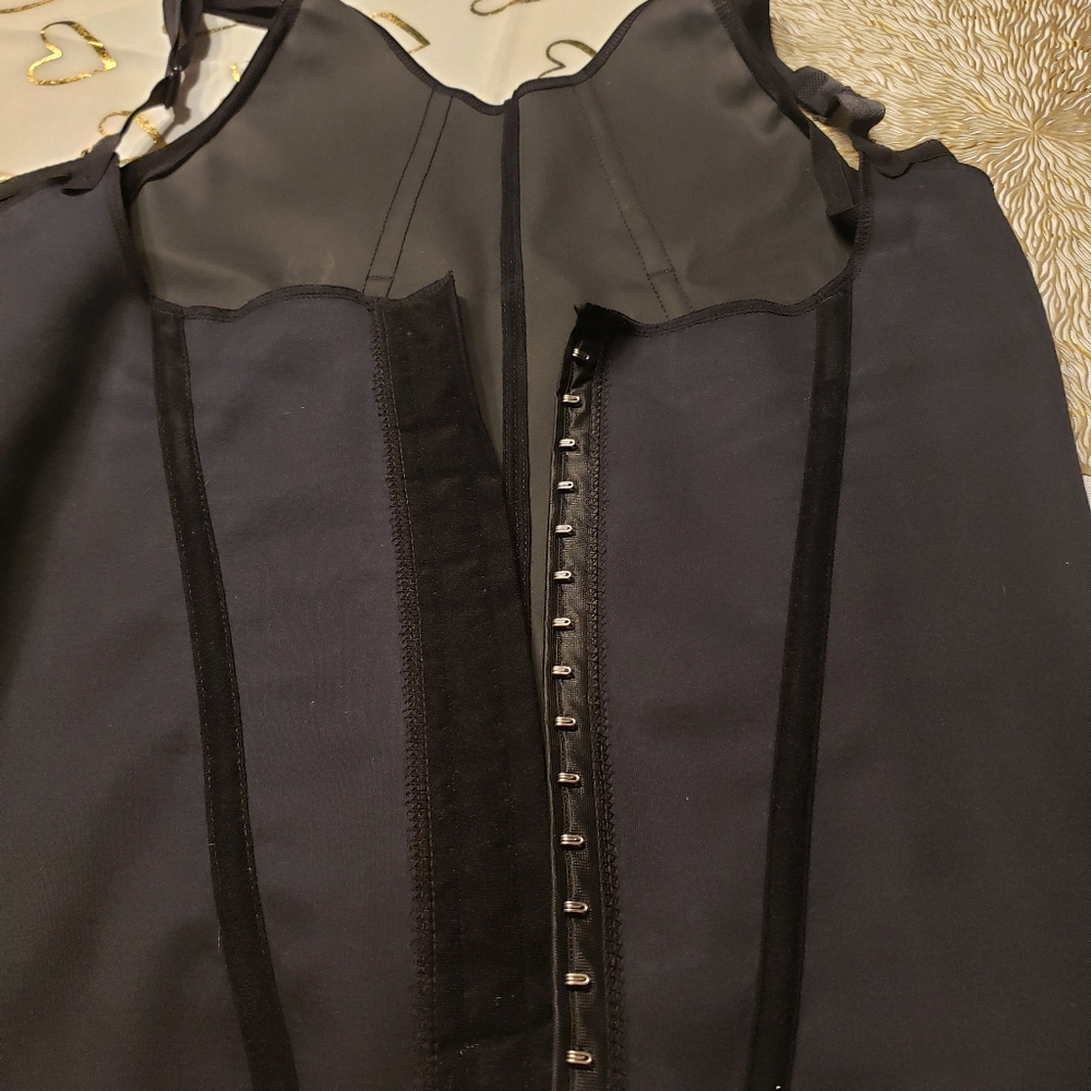COPY - Black waist trainer size Large.
